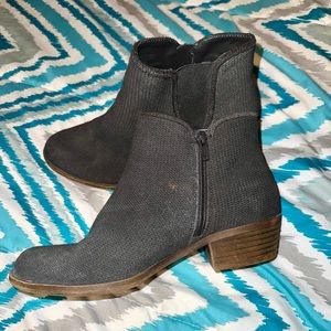 Kensie Gerona Charcoal Booties Size 9